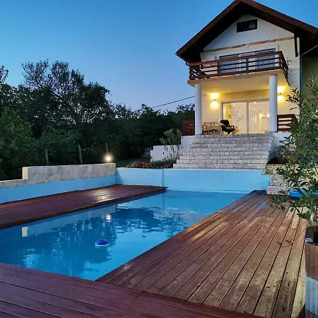 Villa Somlyo