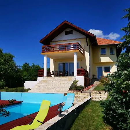 Villa Somlyo *