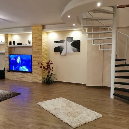 Villa Somlyo