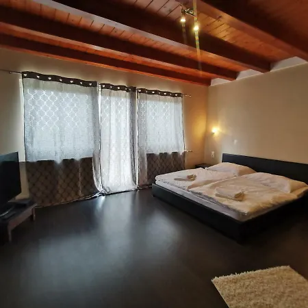 Villa Somlyo